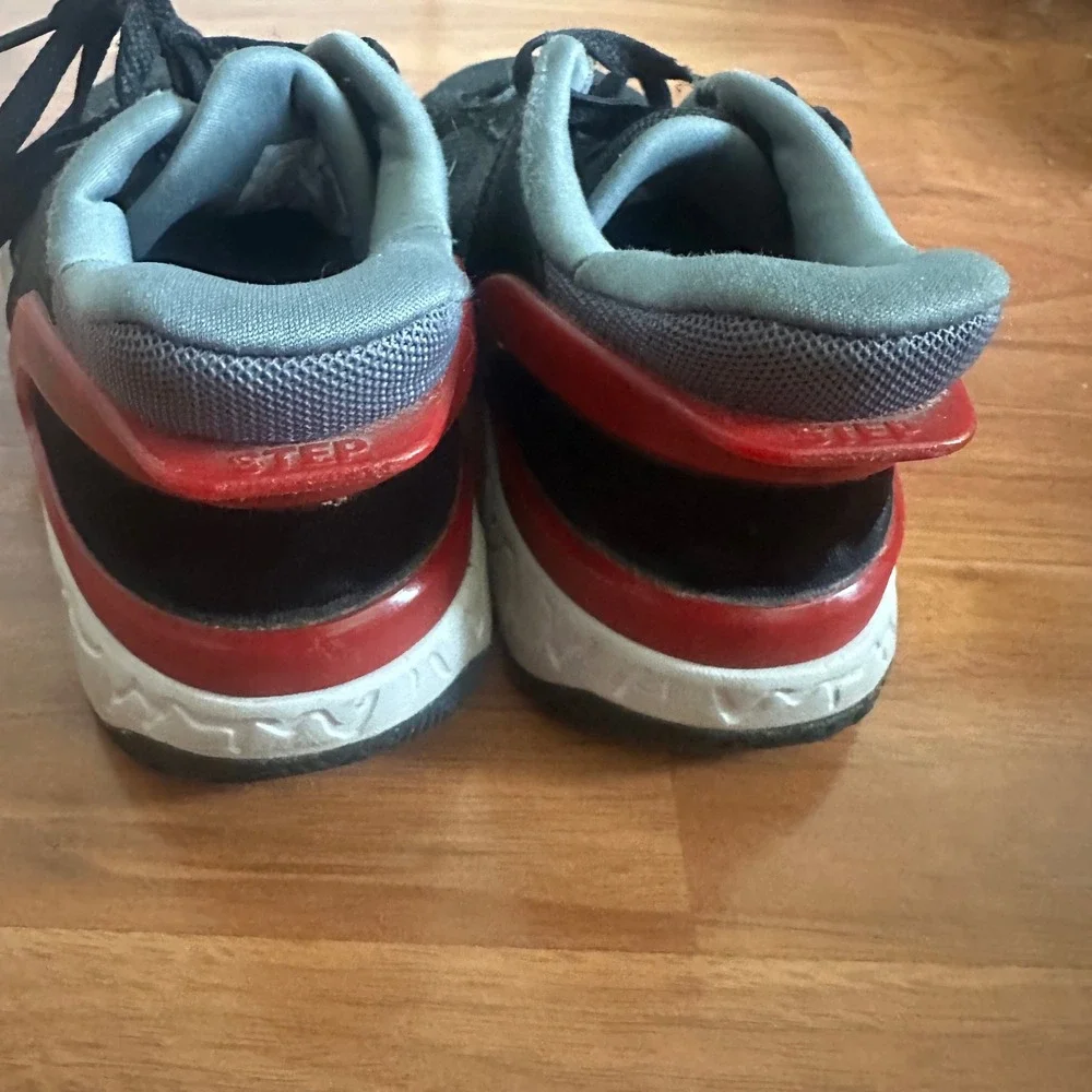 Jordan Kids Shoes Black‎ Red Perforated Low Top Sneakers Size 4Y FQ1306 006